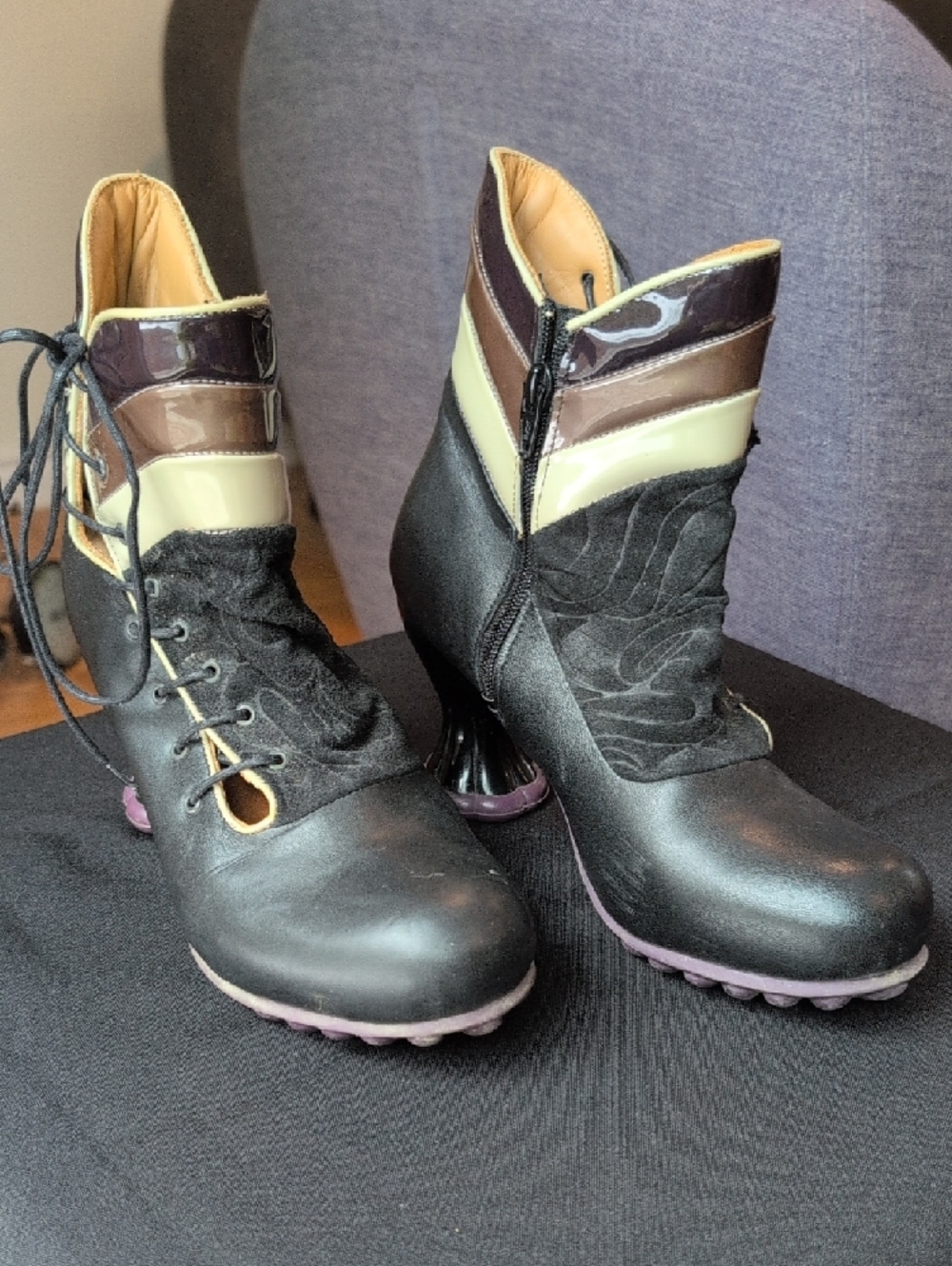 John Fluevog Cosmos Copernicus Side-lace Ankle Boots - Picture 8 of 12